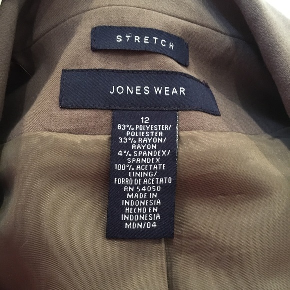 NWT  Jones Wear Women’s Suit Jacket Size 12 - Picture 5 of 10